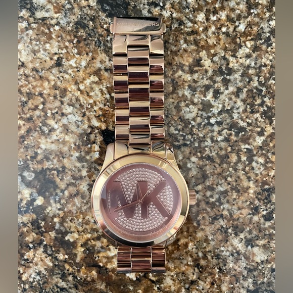 Michael Kors Watch - Picture 4 of 9
